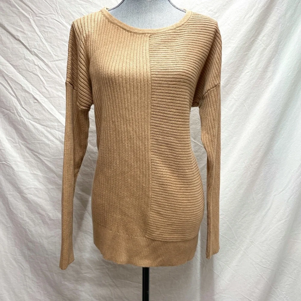 Banana Republic Ribbed Knit Sweater – Size Medium